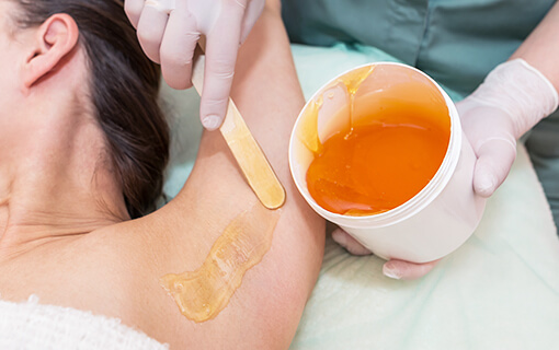 Szőrtelenítés, wax, cukor paszta, szőrtelenítés férfiaknak, szőrtelenítés nőknek, szőr, szőrszál, Green Palm Skincare, Budapest 3. kerület, szalon